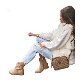 Bézs színű bokacsizma Venicia -tól