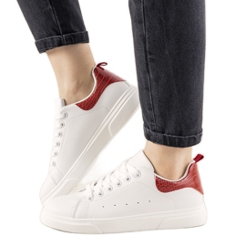 Piros és fehér cipők vastag Influ talpon