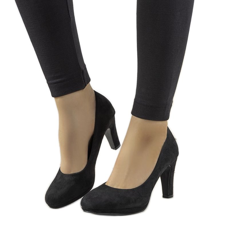 Fekete szivattyúk Sara ökobőr oszlopon