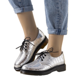 Ezüst oxfordok a Flaure krokodilbőr mintájában Ezüst oxfordok a Flaure krokodilbőr mintájában