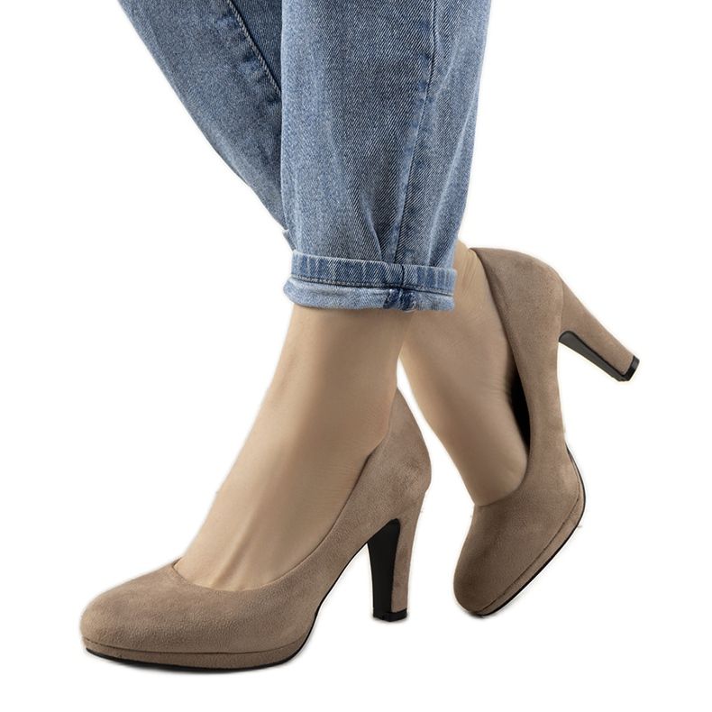 Bézs színű szivattyúk Sara ökobőr oszlopon