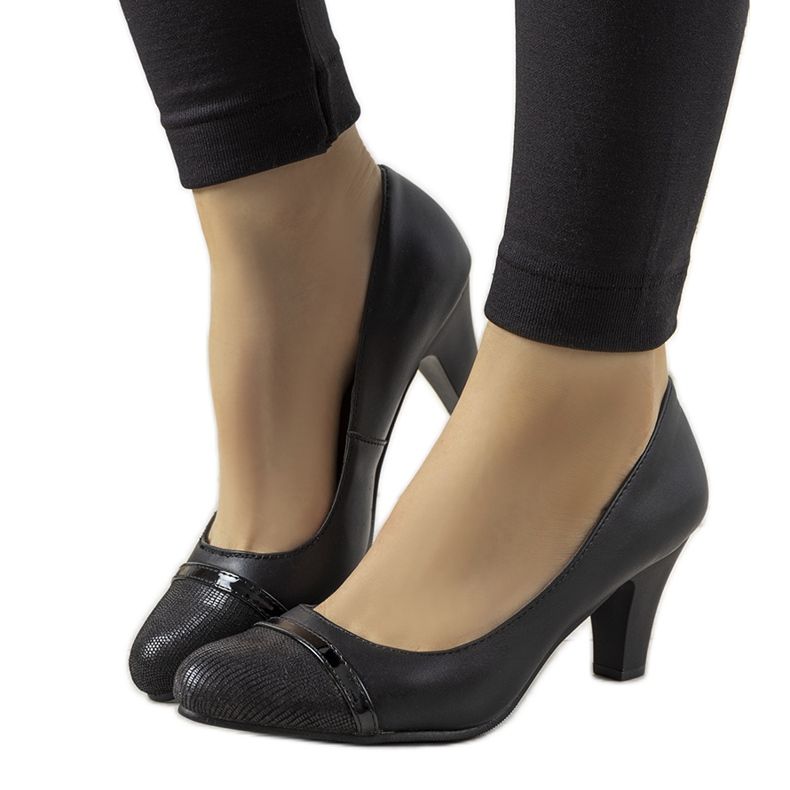 Fekete szivattyúk a Molina oszlopon