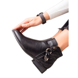 Goodin Csizma steppelt betéttel fekete