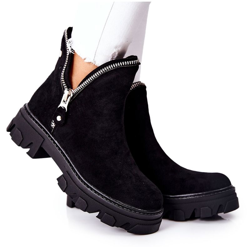 FI1 Női fekete ritmusú velúr csizma kivágással