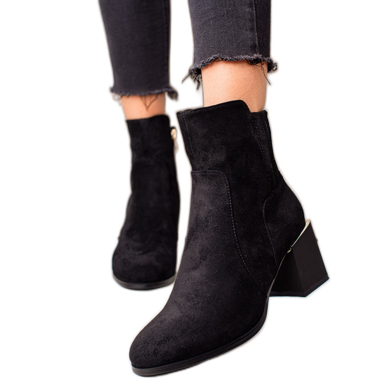 Goodin Elegáns csizma matt sarokkal fekete