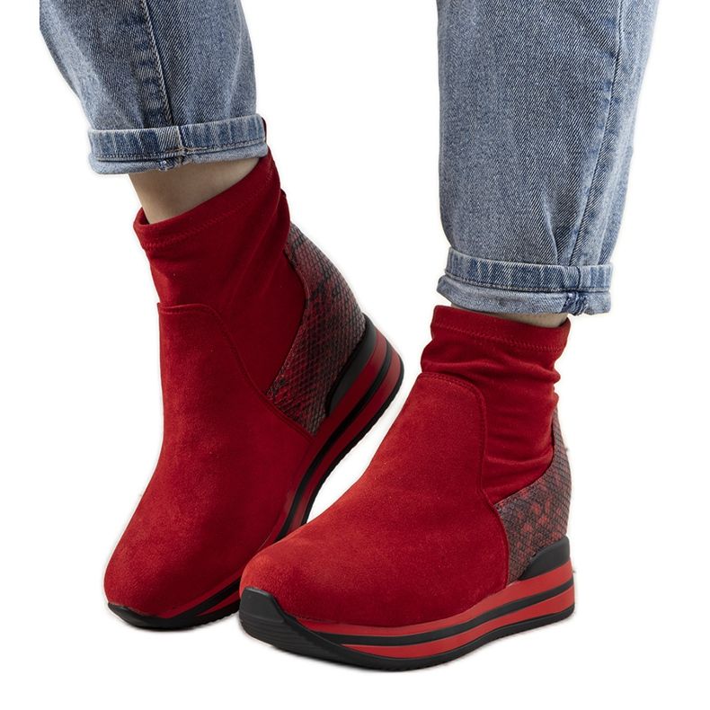 Piros cipők Garibay kígyóbőr betéttel Piros cipők Garibay kígyóbőr betéttel