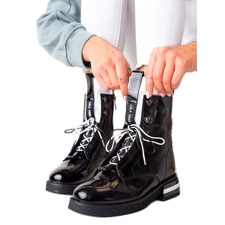 Divatos bőr ARTIKER csizma fekete