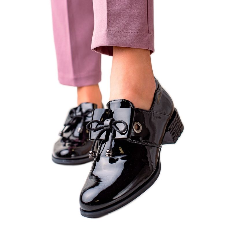 Elegáns fekete cipő a Sergio Leone -tól