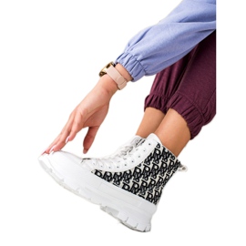 TRENDI Magas fehér divat cipők fekete