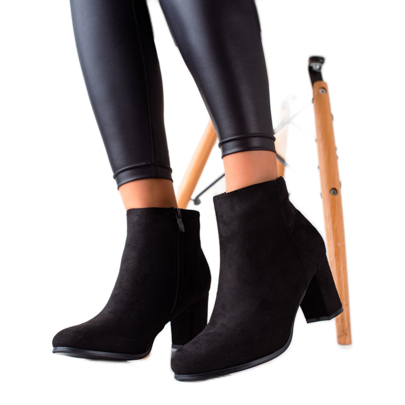 TRENDI Alkalmi velúr csizma fekete