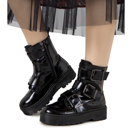 Fekete bokacsizma az Austin platformon