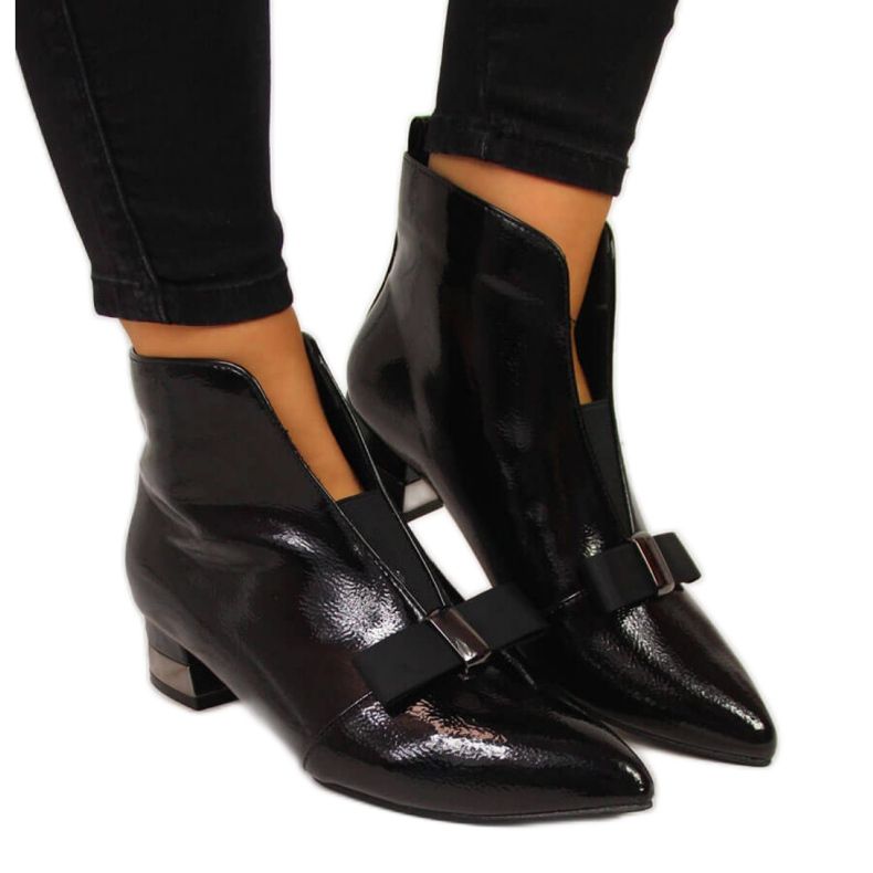 Íjjal vágott csizma T.Sokolski W SCA145 fekete