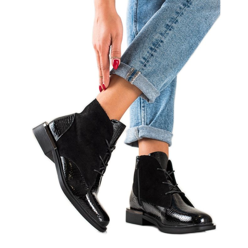 Fekete csizma Sergio Leone -tól