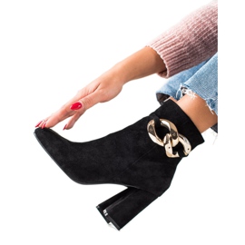 TRENDI Stílusos csizma arany díszítéssel fekete