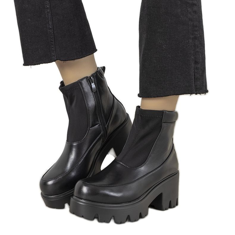 Fekete csizma magas Halette talpon Fekete csizma magas Halette talpon