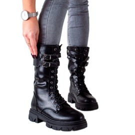 Magas csizma VINCEZA csatokkal fekete