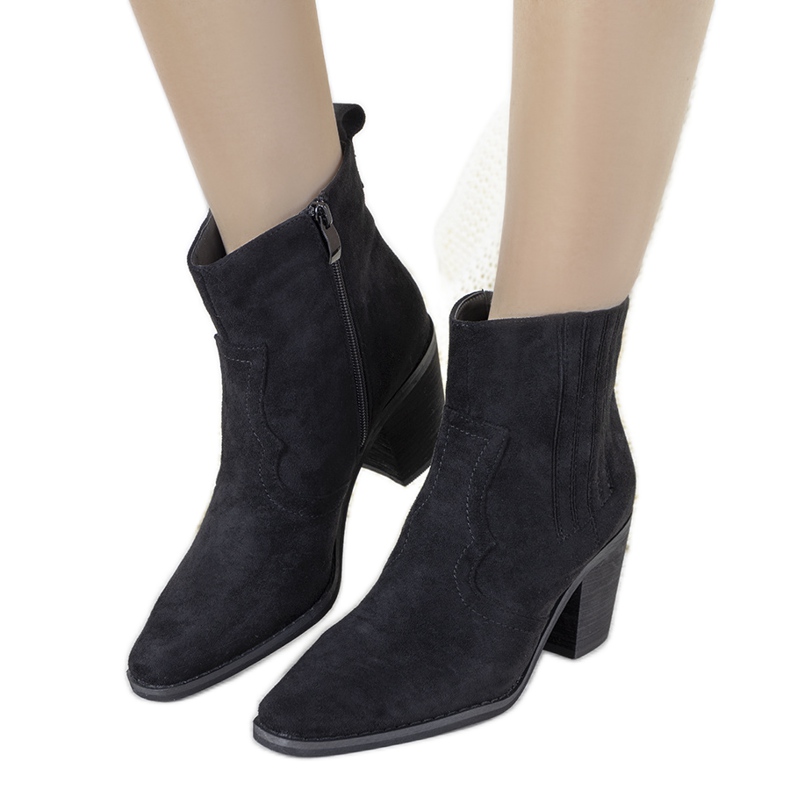 Fekete cowboycsizma Babette kígyóbőr betétekkel