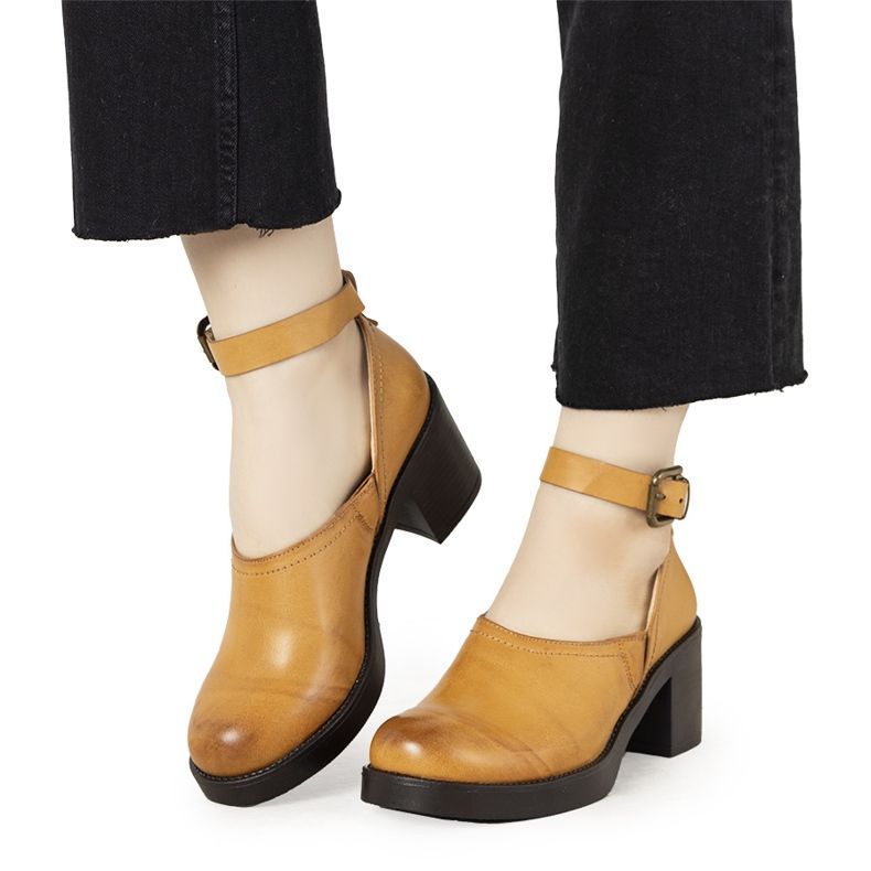 Tevecipő a Christiane poszton barna