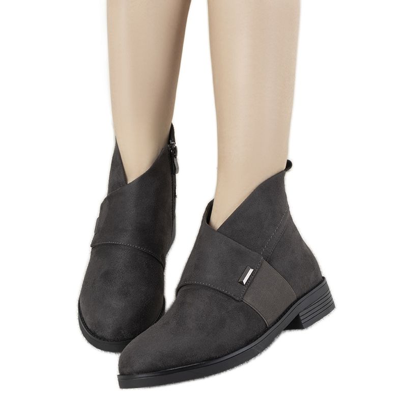 Grail lapos sarkú szürke csizma