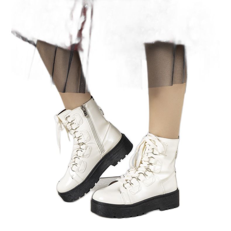 Fehér csizma magas orán talpon ekru