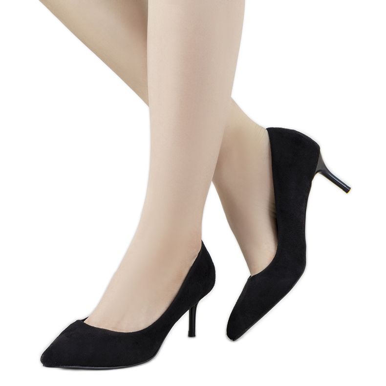 Fekete szivattyúk Bouvier tűsarkún