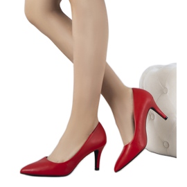 Klasszikus piros szivattyúk Cerise sarkán