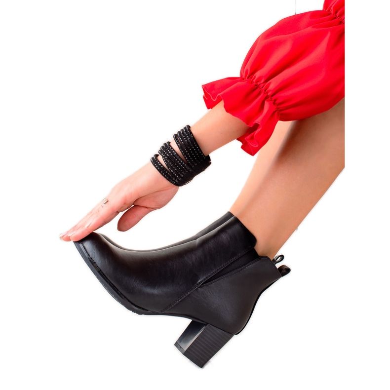 J. Star Alkalmi fekete csizma