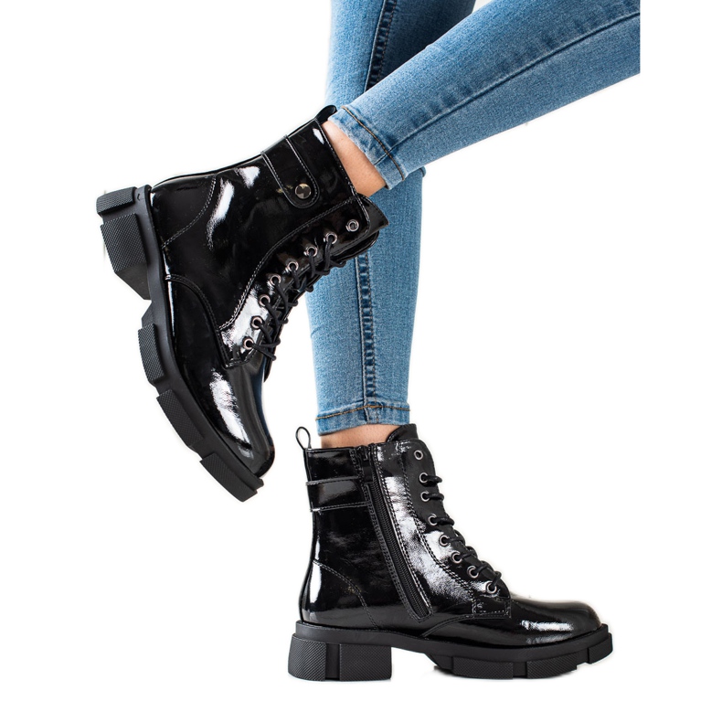 Goodin Klasszikus lakkozott munkások fekete