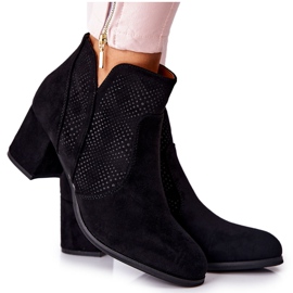 PE1 Velúr fekete csizma sarkán Elisea PE1 Velúr fekete csizma sarkán Elisea