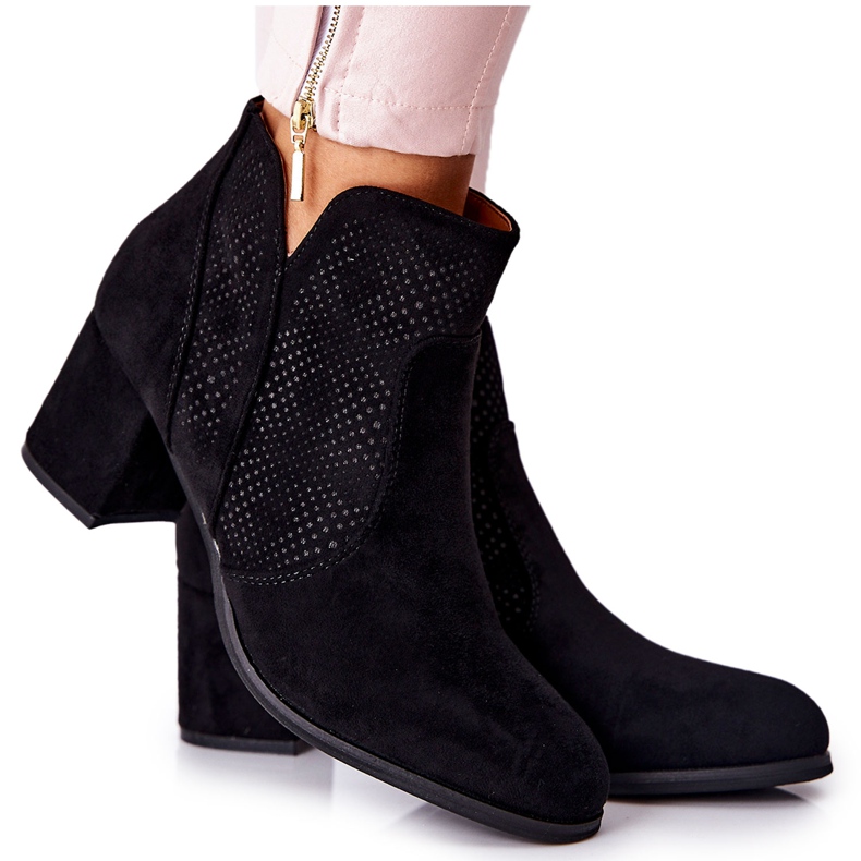 PE1 Velúr fekete csizma sarkán Elisea