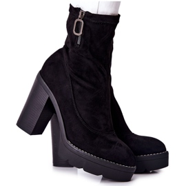 PG1 Fekete Marlevo velúr csizma egy poszton