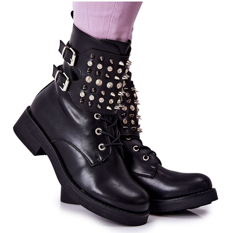 Cipzáras szegecsekkel ellátott csizma Fekete Laurena