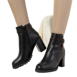 Fekete szigetelt csizma a Murray oszlopon