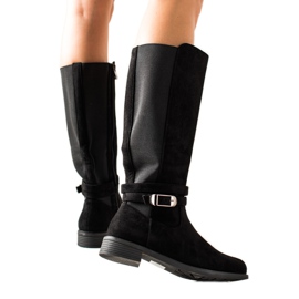 TRENDI Alkalmi csizma csattal fekete