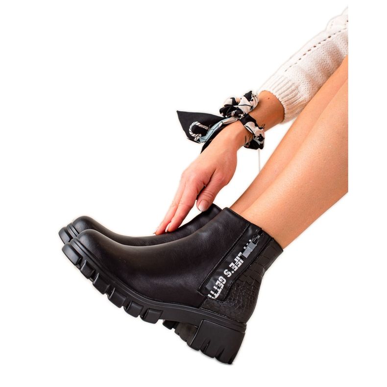 Goodin Munkáscsizma cipzárral fekete