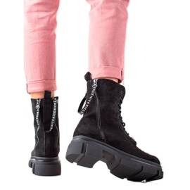 Bona Fekete csizma dekoratív cipzárral