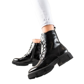 A márka fűzős csizmái Sergio Leone fekete