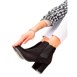 TRENDI Alkalmi csizma egy poszton fekete