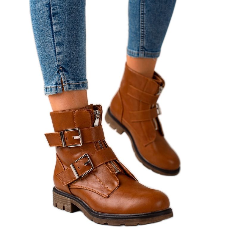 Kayla Barna alkalmi munkások