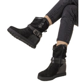 Fekete női csizma szigeteléssel a Sherry éken Fekete női csizma szigeteléssel a Sherry éken