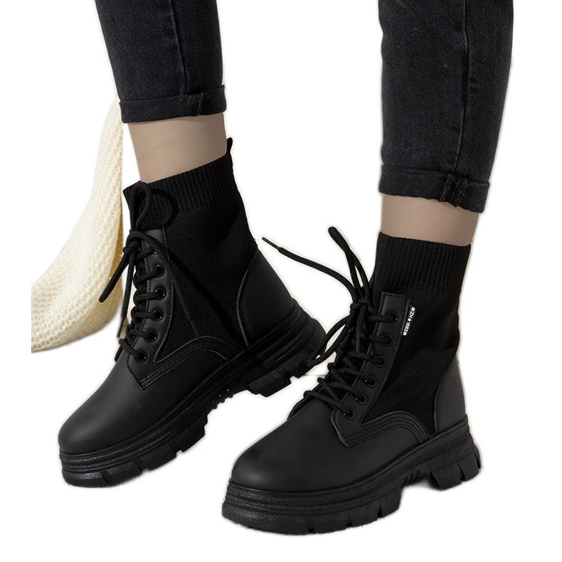 A márka fekete női cipői Laurie