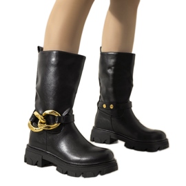 Fekete párnázott csizma Harrison lánccal