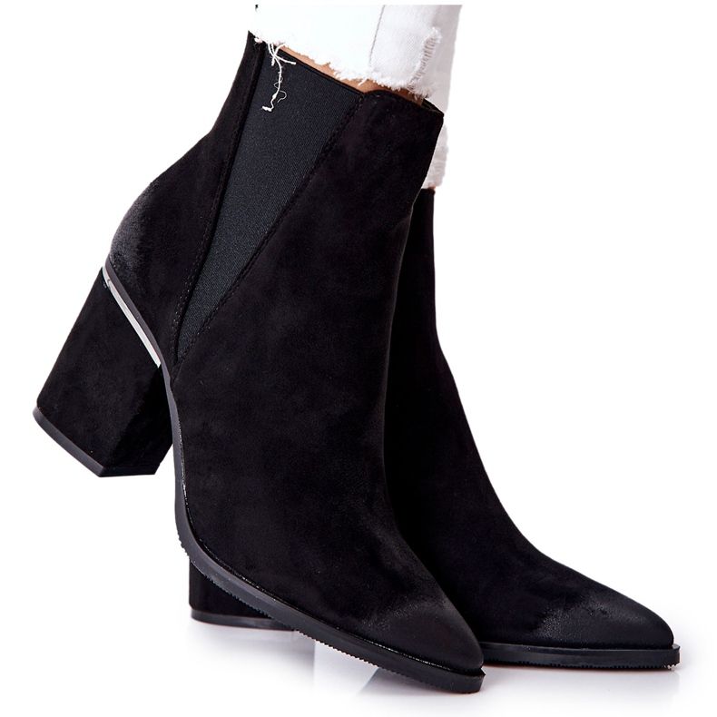 POTOCKI Velúr fekete csizma a sarkon Coriseis