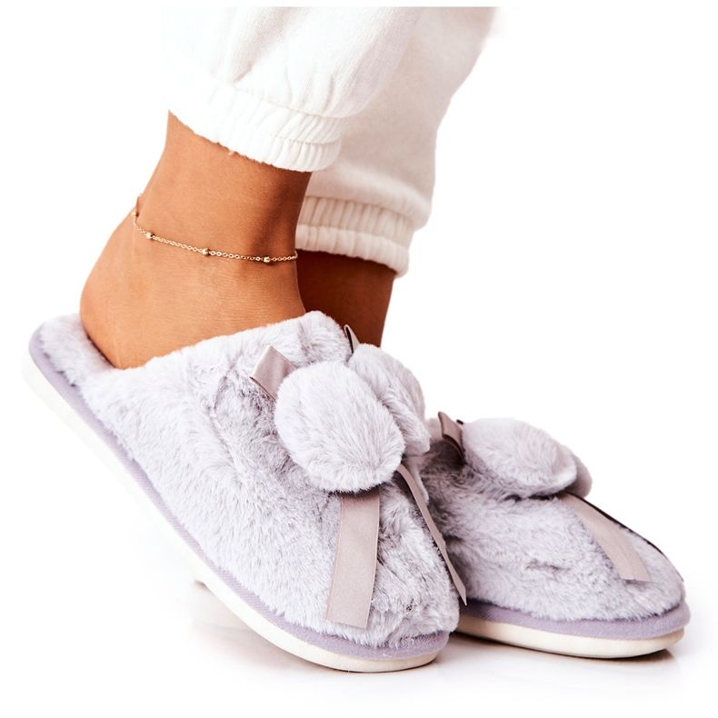 Szürke Pamppy szőrme papucs pomponokkal