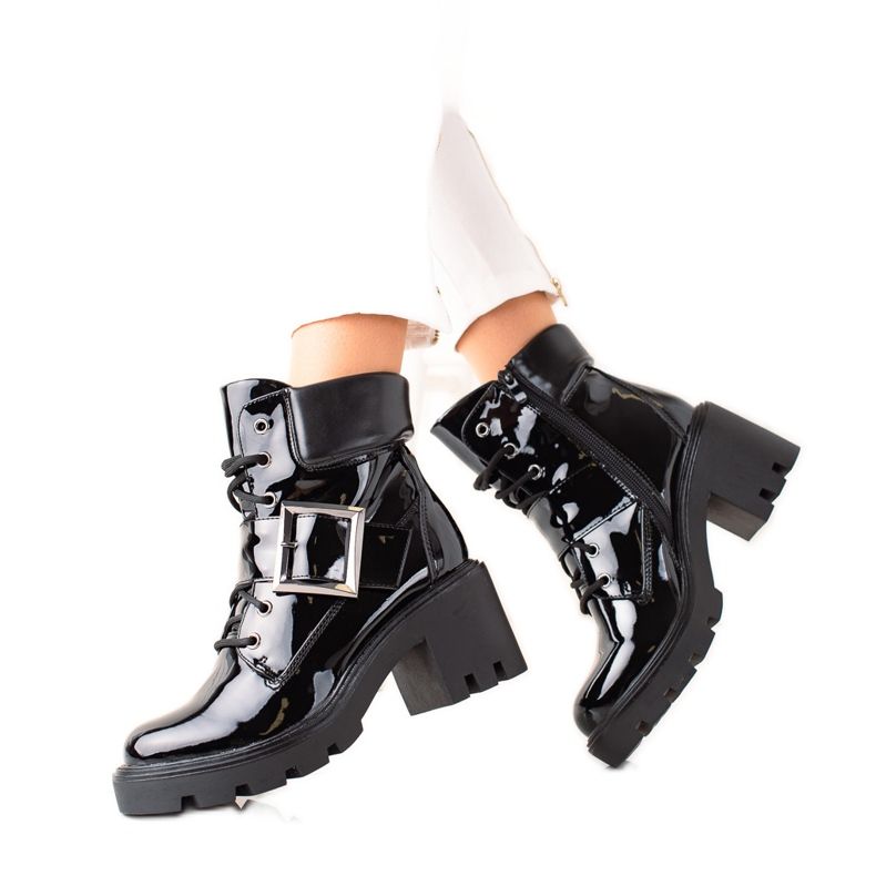 Evento Lakkozott munkások magassarkúban fekete