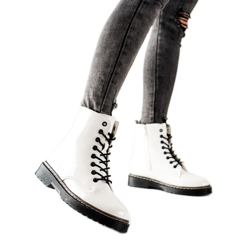 TRENDI Fehér szigetelt csizma