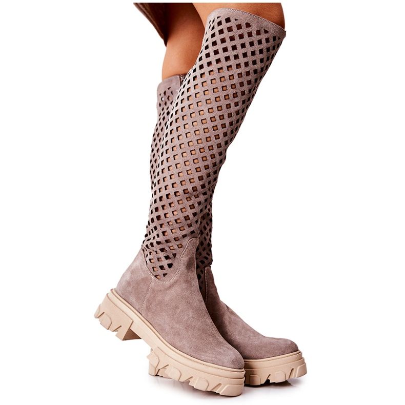 PA2 Kallede világosbarna áttört velúr csizma bézs