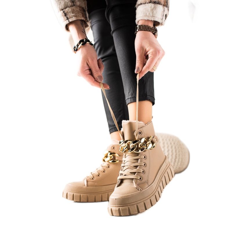 TRENDI Meleg csizmás cipők bézs