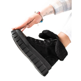 TRENDI Báránybőr csizma, tornacipő fekete