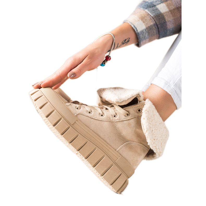 TRENDI Báránybőr csizma, tornacipő bézs